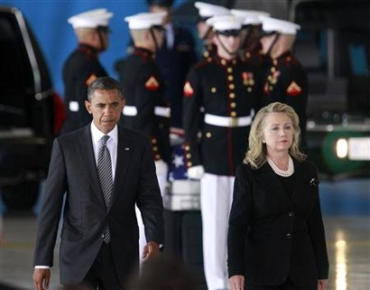 http://www.worldmeets.us/images/obama-hillary-chris-stephens-funeral_pic.png
