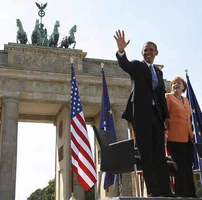 http://www.worldmeets.us/images/obama-merkel-brandenburg_pic.jpg